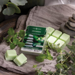 ZEN GARDEN FRAGRANCE: Evoke feelings of zen through herbal tones of eucalyptus and gentle spearmint. TOP NOTES: Herbal, Mint MID NOTES: Eucalyptus, Floral, Lavender BASE NOTES: Green, Musk