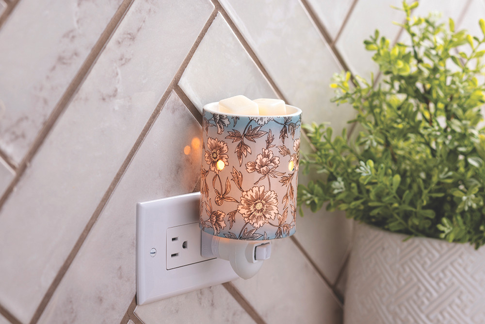 Flora Pluggable Fragrance Warmer